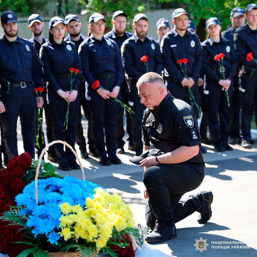 Відкрито пам’ятник полковнику поліції Олександру Іванову, який загинув внаслідок ворожого авіаудару: Новини Харкова
